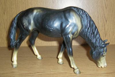 Breyer Grazing Mare, #142